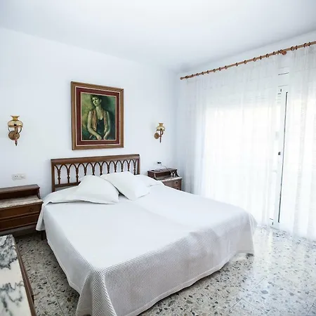 3 Carrer Puig I Cadafalch Willa Lloret de Mar